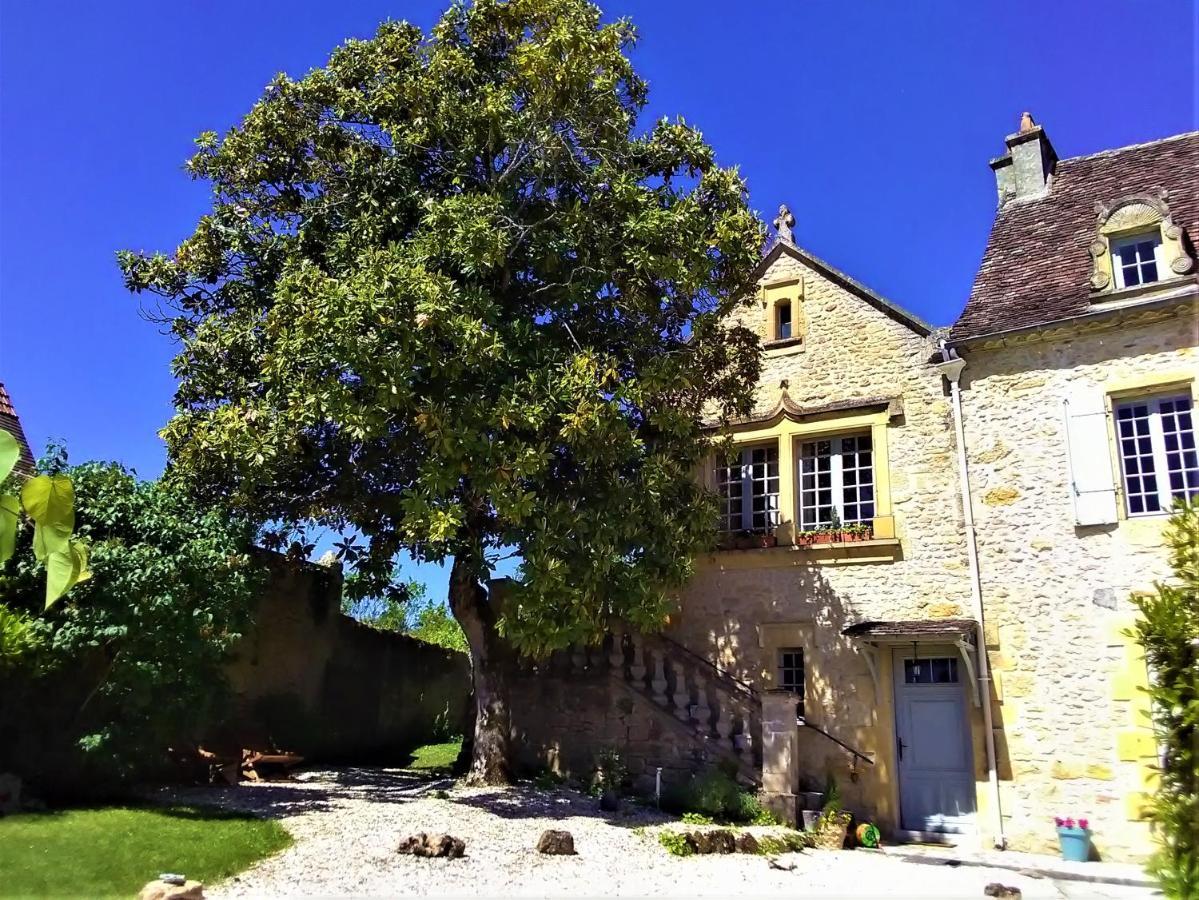 Rue Du Chateau Lalinde Esterno foto