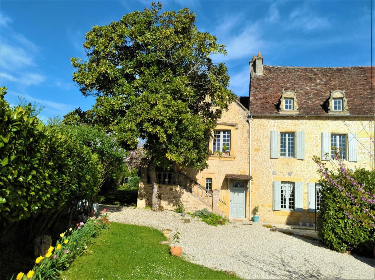 Rue Du Chateau Lalinde Esterno foto
